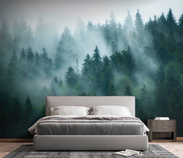 Nebliger Wald mit Bäumen Nebliger Wald mit Bäumen
