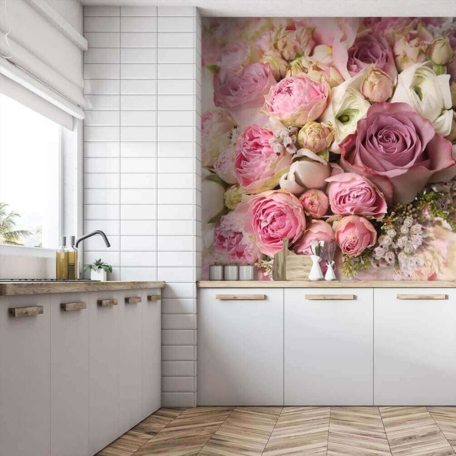 Blumenstrauß aus rosa und weißen Rosen
