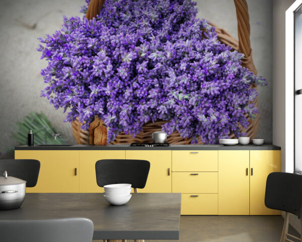 Korb mit lila Blumen Korb mit lila Blumen