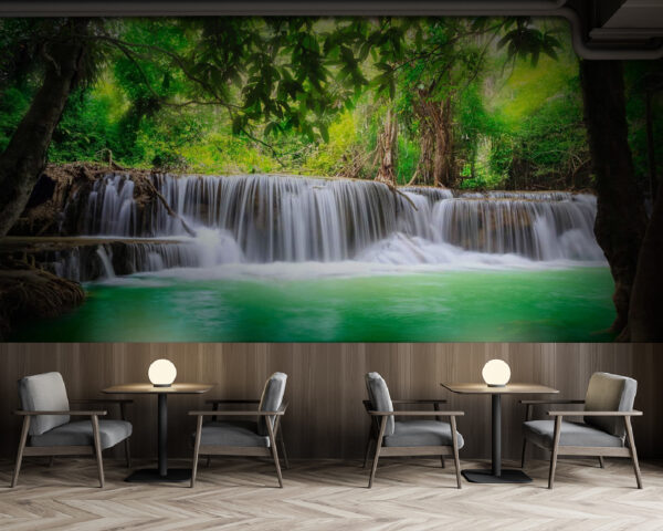 Wasserfall in einem Wald Wasserfall in einem Wald