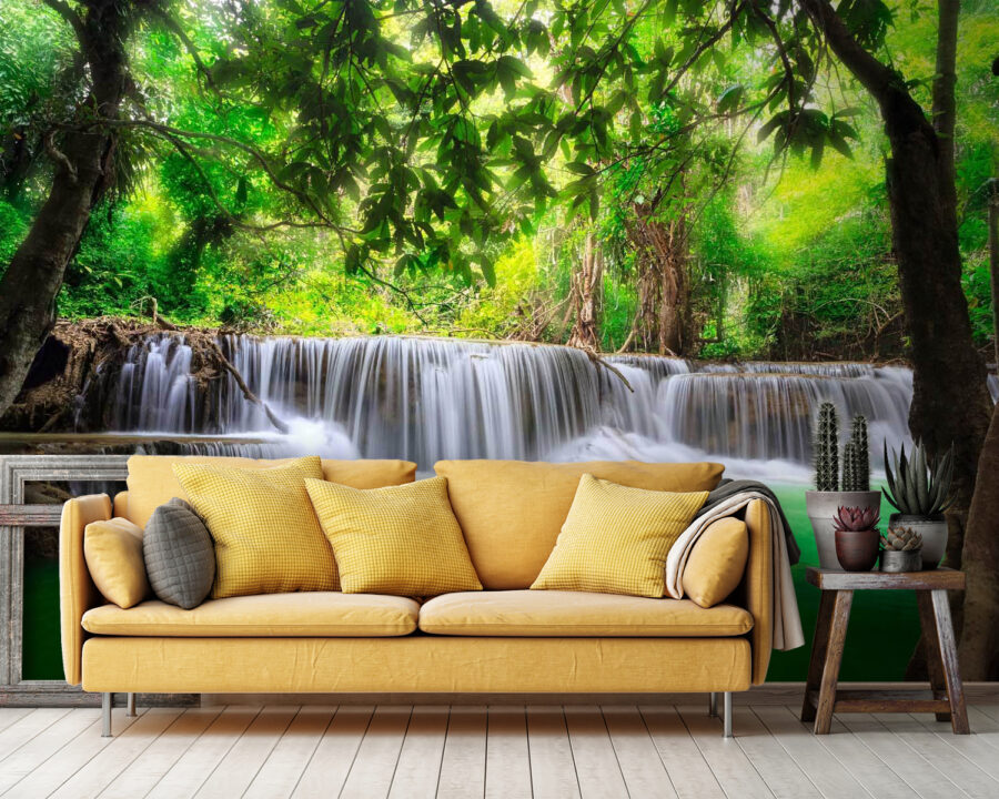 Wasserfall in einem Wald Wasserfall in einem Wald
