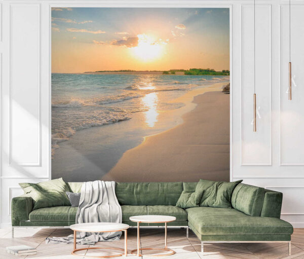 Strand mit Wellen und Sonnenuntergang Strand mit Wellen und Sonnenuntergang
