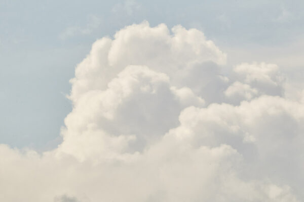 Große weiße Wolke am Himmel Große weiße Wolke am Himmel