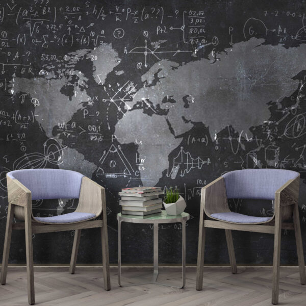 Kreidetafel mit einer Karte und mathematischen Gleichungen Kreidetafel mit einer Karte und mathematischen Gleichungen