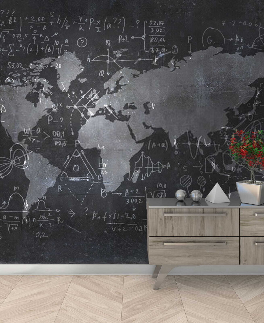 Kreidetafel mit einer Karte und mathematischen Gleichungen