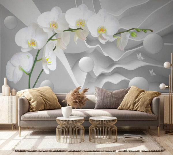 Weiße Orchideen und weiße Kugeln Weiße Orchideen und weiße Kugeln