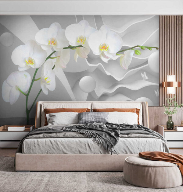 Weiße Orchideen und weiße Kugeln Weiße Orchideen und weiße Kugeln