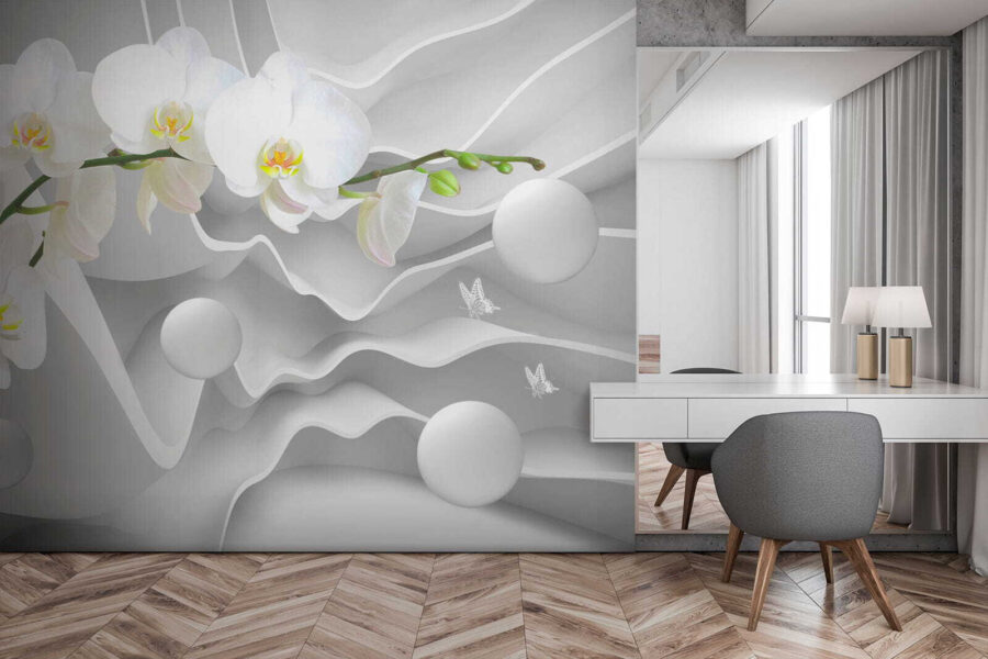 Weiße Orchideen und weiße Kugeln Weiße Orchideen und weiße Kugeln