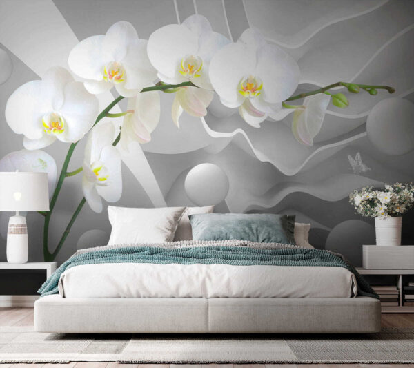 Weiße Orchideen und weiße Kugeln Weiße Orchideen und weiße Kugeln