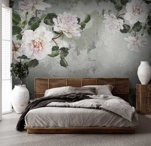 Gemälde mit Blumen an einer Wand Gemälde mit Blumen an einer Wand