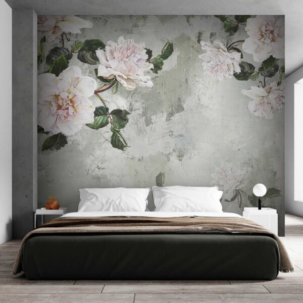 Gemälde mit Blumen an einer Wand Gemälde mit Blumen an einer Wand
