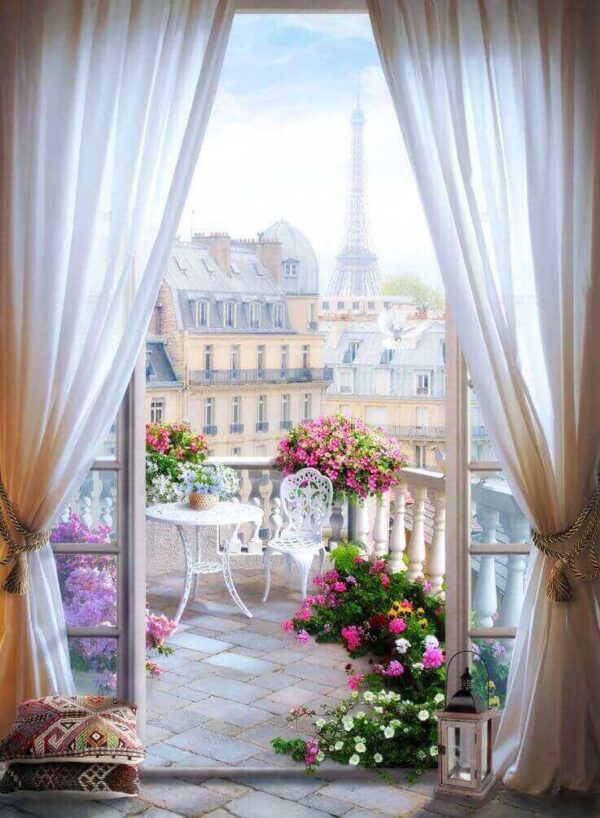 Blick auf einen Balkon mit Blick auf den Eiffelturm aus dem Fenster Blick auf einen Balkon mit Blick auf den Eiffelturm aus dem Fenster