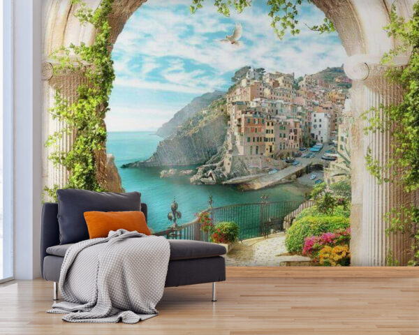 Steinbogen mit Blick auf eine Stadt und das Wasser Steinbogen mit Blick auf eine Stadt und das Wasser