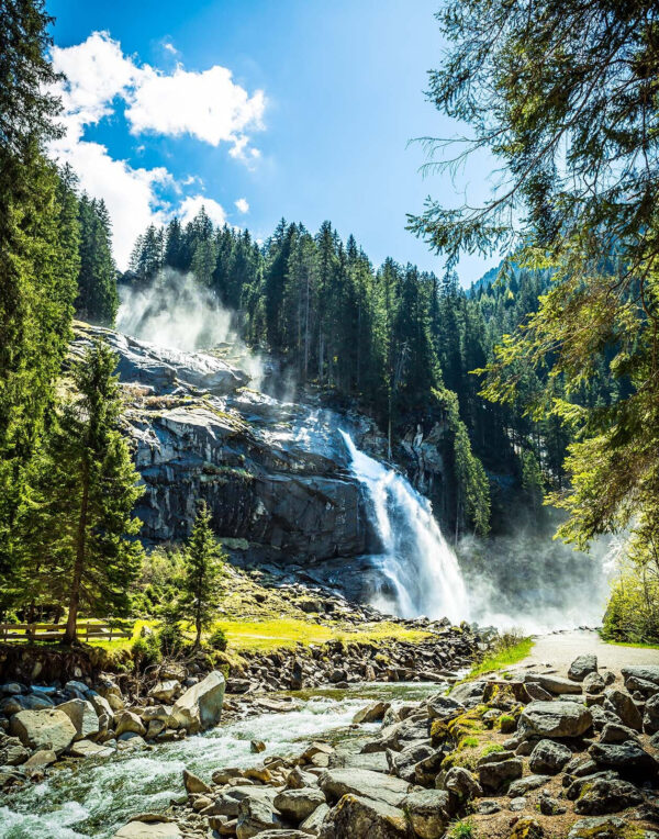 Wasserfall im Wald Wasserfall im Wald