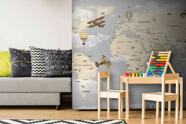 Weltkarte mit Flugzeugen und Heißluftballons Weltkarte mit Flugzeugen und Heißluftballons