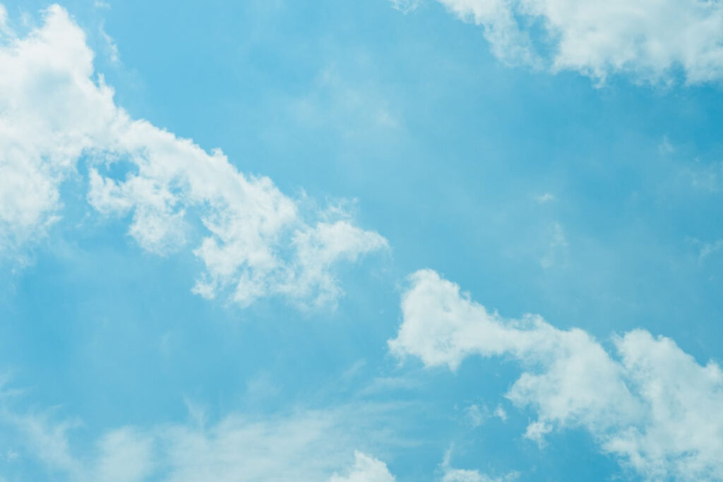 Blauer Himmel mit Wolken Blauer Himmel mit Wolken