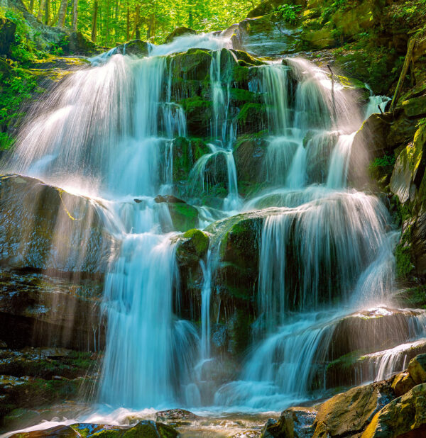 Wasserfall im Wald Wasserfall im Wald
