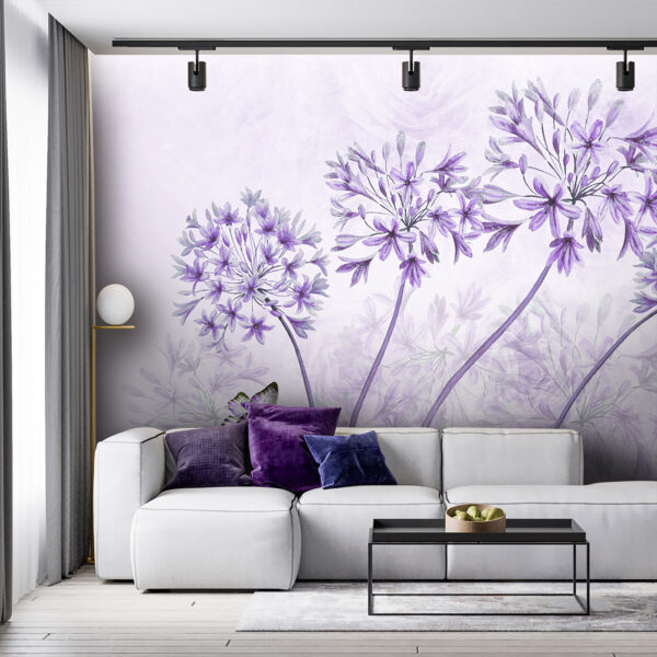 Lila Blumen mit Schmetterlingen darauf Lila Blumen mit Schmetterlingen darauf
