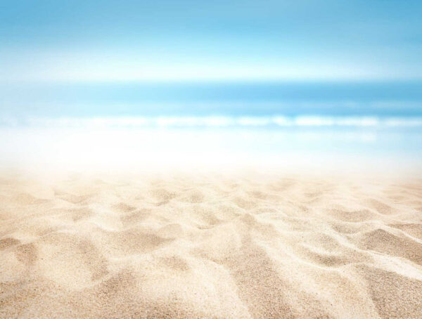 Sandstrand mit blauem Himmel Sandstrand mit blauem Himmel