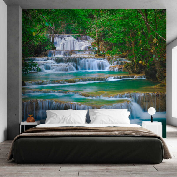 Wasserfall in einem Wald Wasserfall in einem Wald