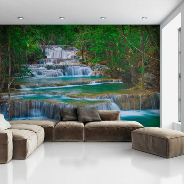 Wasserfall in einem Wald Wasserfall in einem Wald