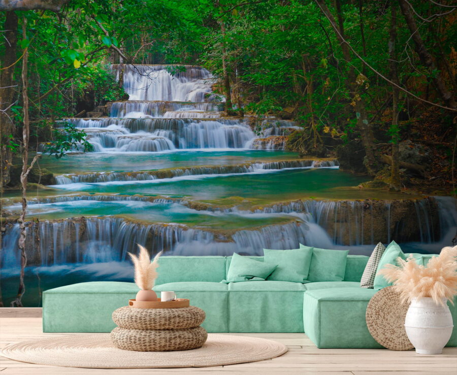 Wasserfall in einem Wald