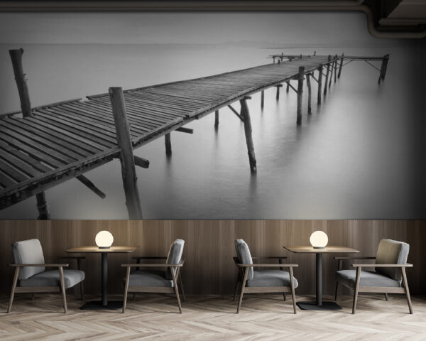 Lange Holzbrücke über das Wasser Lange Holzbrücke über das Wasser