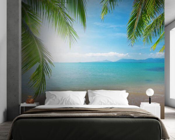 Strand mit Palmen und blauem Wasser Strand mit Palmen und blauem Wasser