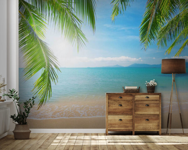Strand mit Palmen und blauem Wasser Strand mit Palmen und blauem Wasser
