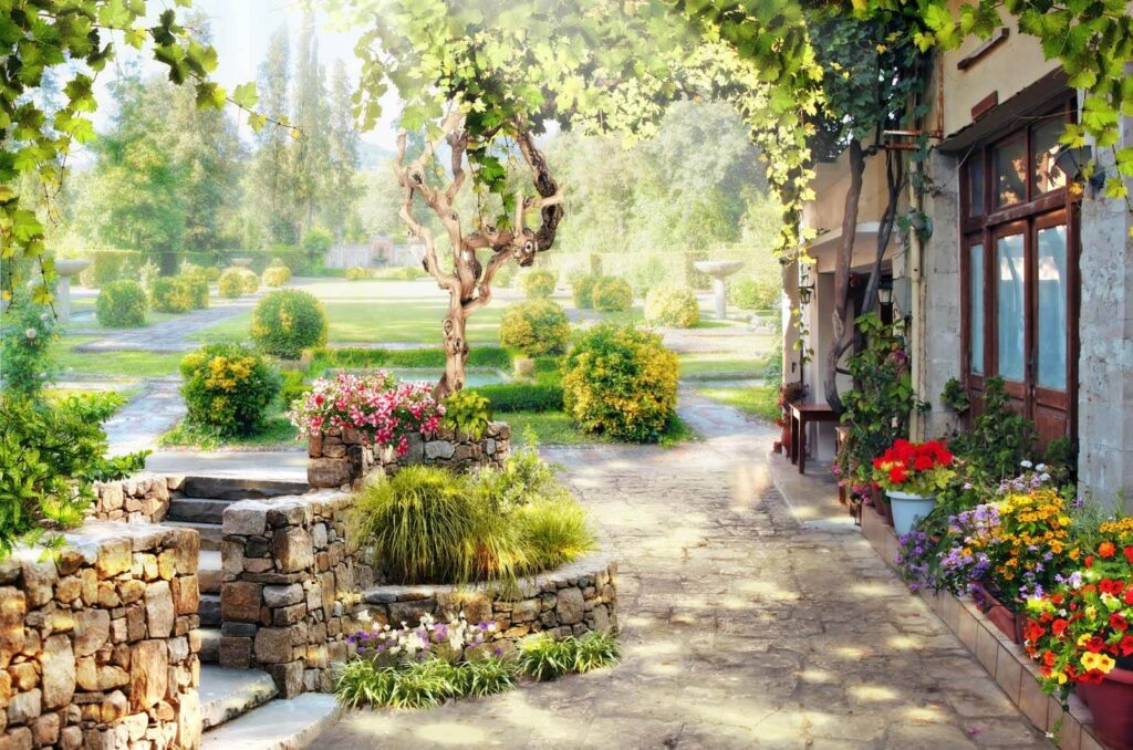 Steinweg mit einem Baum und Blumen Steinweg mit einem Baum und Blumen