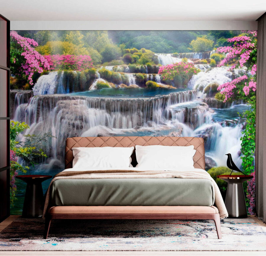 Wasserfall mit Blumen und Bäumen Wasserfall mit Blumen und Bäumen