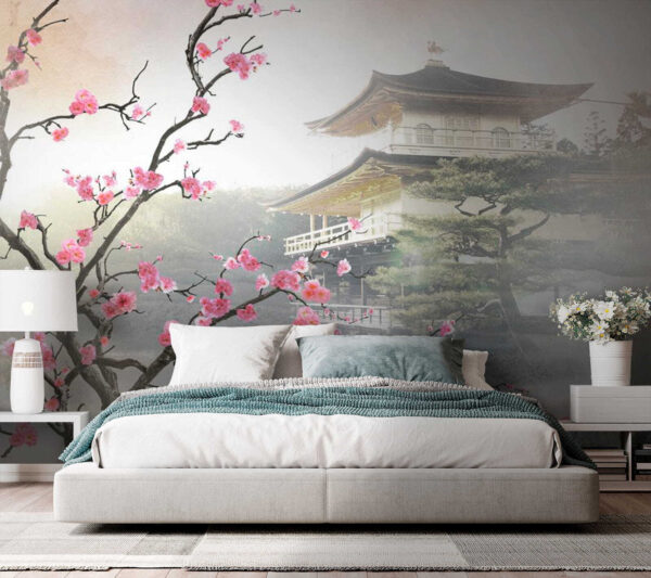 Baum mit rosa Blumen und einem Gebäude im Hintergrund Baum mit rosa Blumen und einem Gebäude im Hintergrund