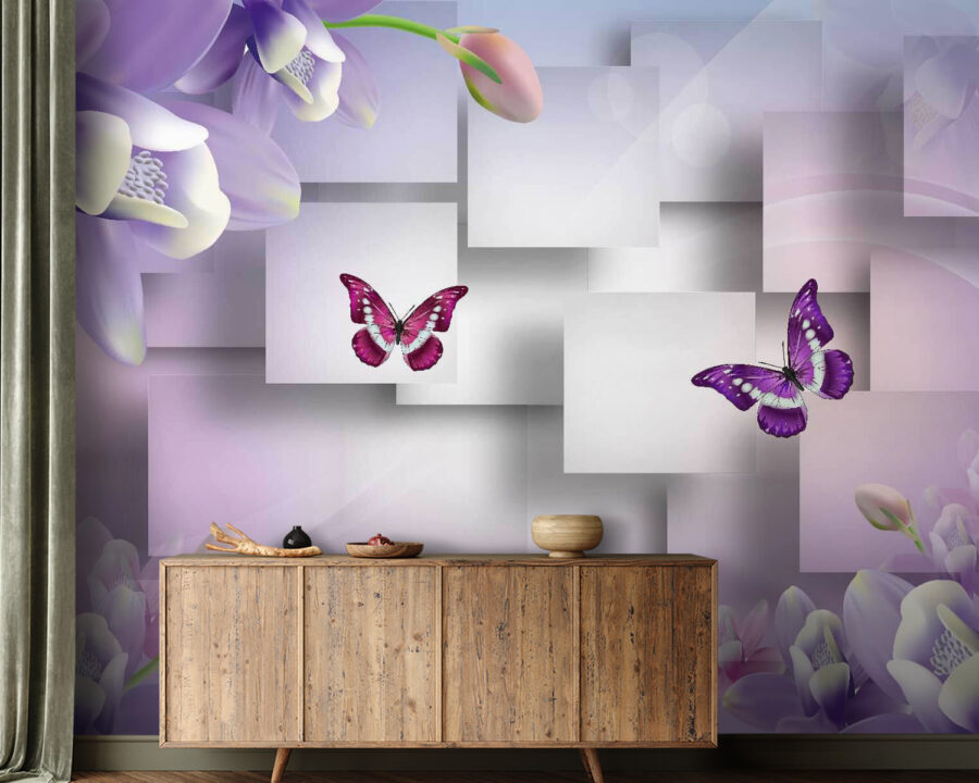 Lila und weiße Blumen und Schmetterlinge