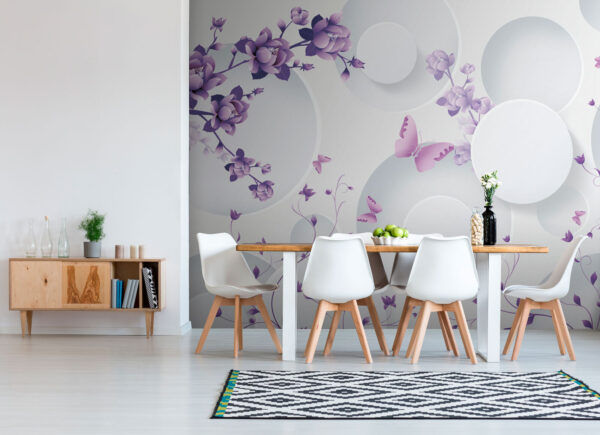 Lila Blumen und weiße Kreise mit lila Schmetterlingen Lila Blumen und weiße Kreise mit lila Schmetterlingen