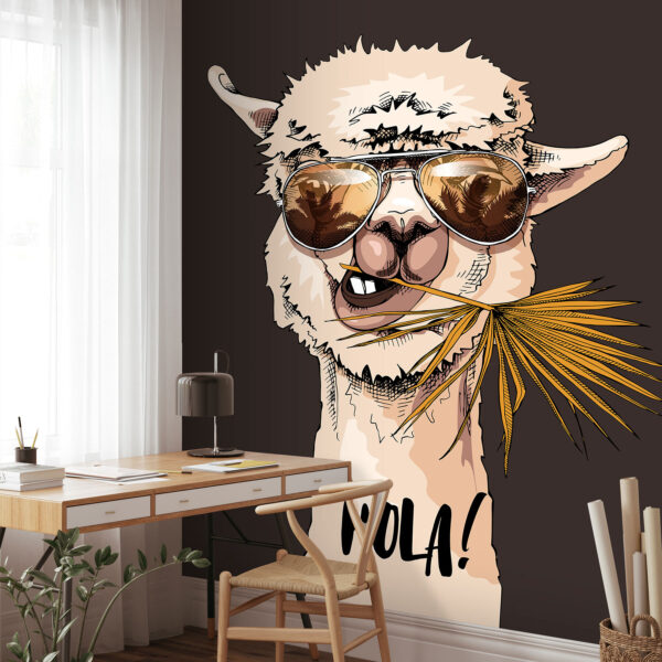 Ein Lama trägt eine Sonnenbrille und frisst ein Blatt Ein Lama trägt eine Sonnenbrille und frisst ein Blatt
