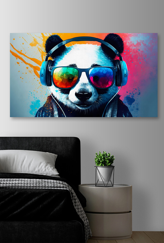 Ein Panda mit Kopfhörern und Sonnenbrille