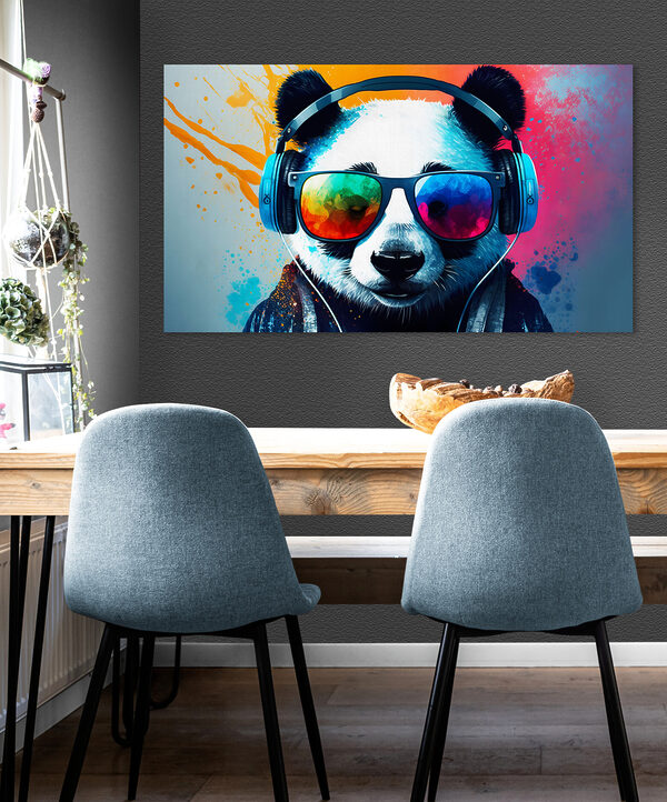 Ein Panda mit Kopfhörern und Sonnenbrille Ein Panda mit Kopfhörern und Sonnenbrille