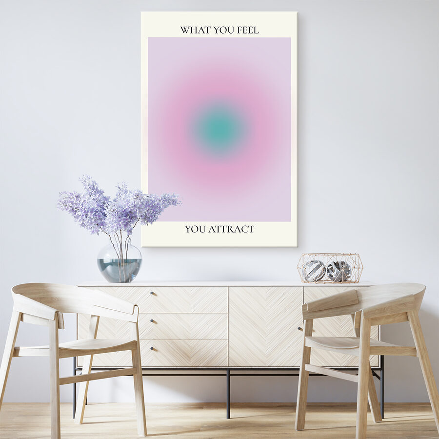 Ein verschwommenes Bild eines rosa und blauen Kreises