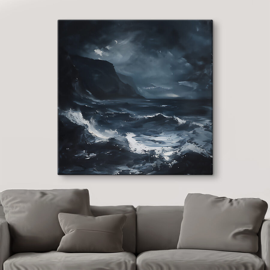 Ein stürmisches Meer mit Bergen und Wolken