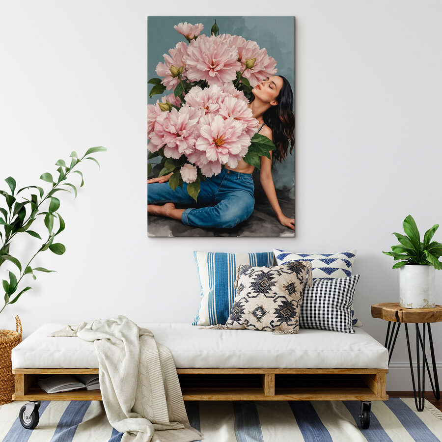 Eine auf dem Boden sitzende Frau mit einem großen Blumenstrauß