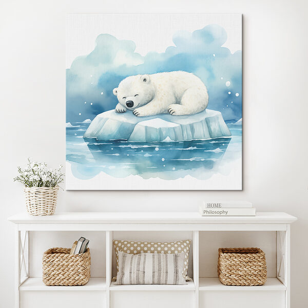 Ein Eisbär, der auf einem Eisberg im Wasser liegt Ein Eisbär, der auf einem Eisberg im Wasser liegt