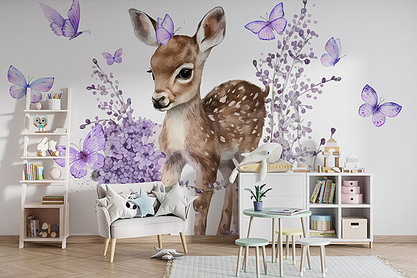 Baby-Hirsch umgeben von lila Blumen Baby-Hirsch umgeben von lila Blumen