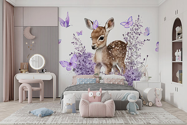 Baby-Hirsch umgeben von lila Blumen Baby-Hirsch umgeben von lila Blumen
