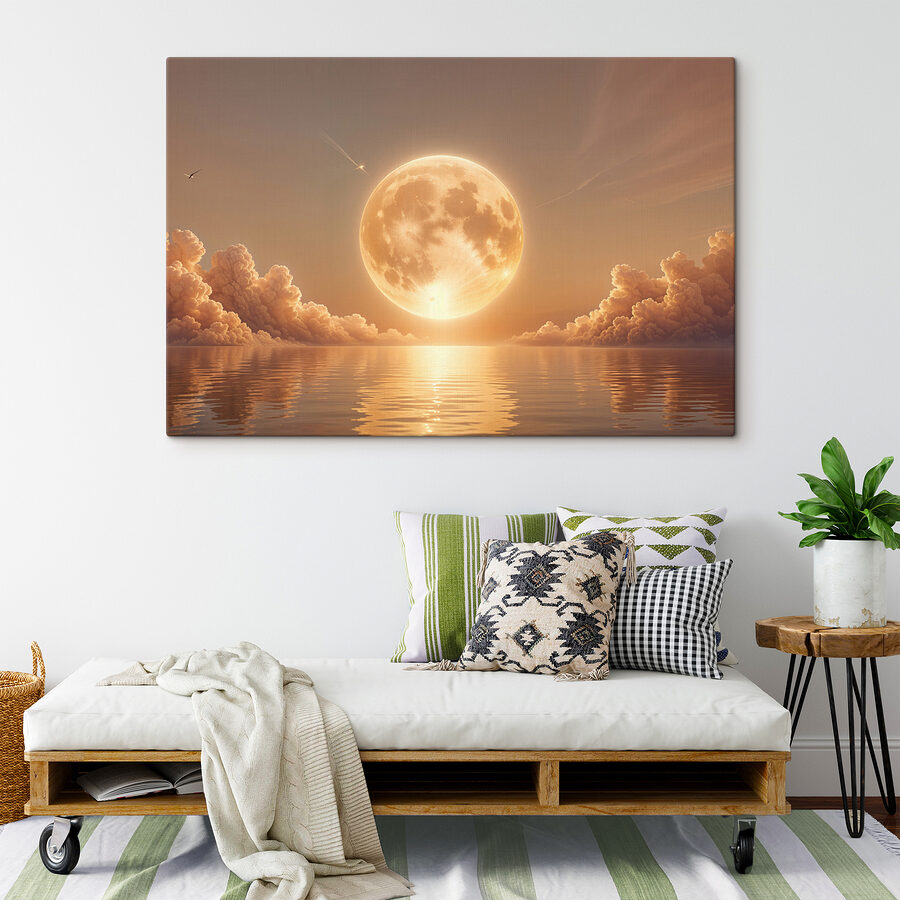 Mond und Wolken am Himmel