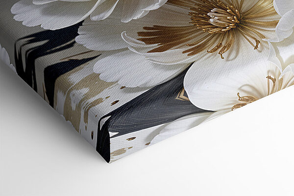 Elegantes Blumenarrangement in schwarzer Vase. Elegantes Blumenarrangement in schwarzer Vase.