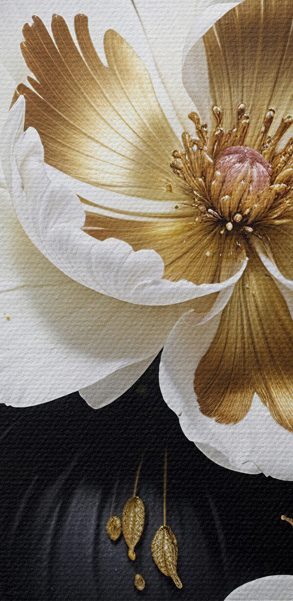 Elegantes Blumenarrangement in schwarzer Vase. Elegantes Blumenarrangement in schwarzer Vase.