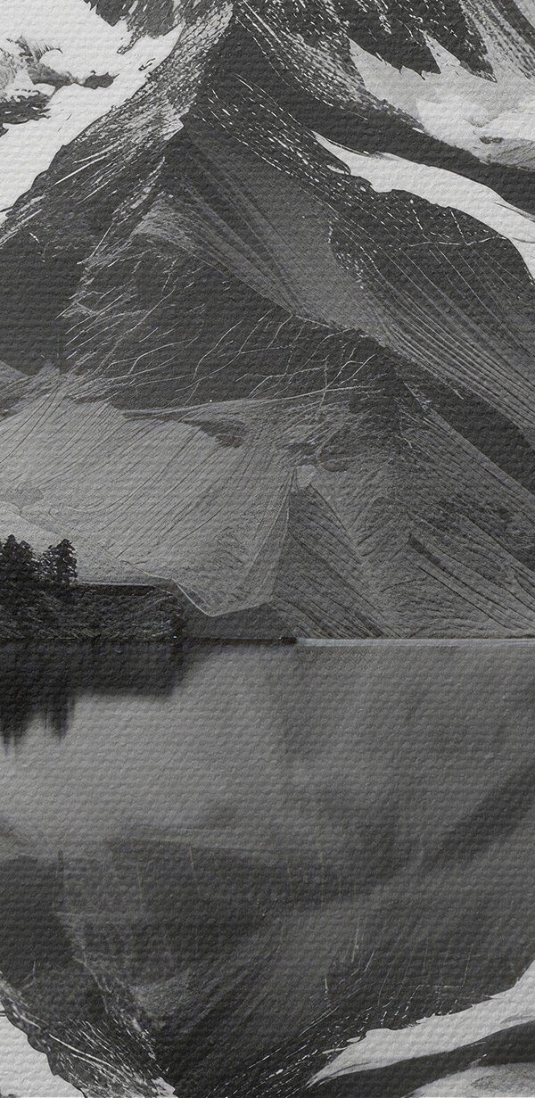 Berg mit See und Bäumen Berg mit See und Bäumen