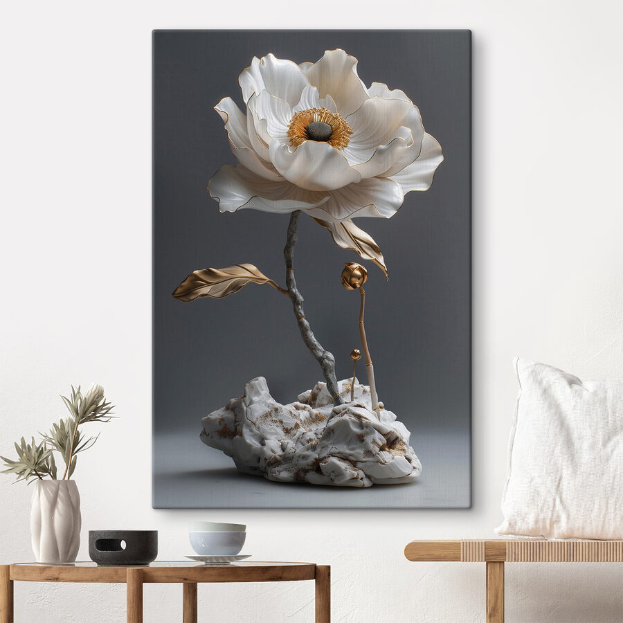 Elegante Blumenskulptur aus Porzellan ausgestellt. Elegante Blumenskulptur aus Porzellan ausgestellt.
