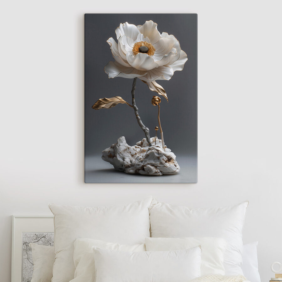Elegante Blumenskulptur aus Porzellan ausgestellt. Elegante Blumenskulptur aus Porzellan ausgestellt.