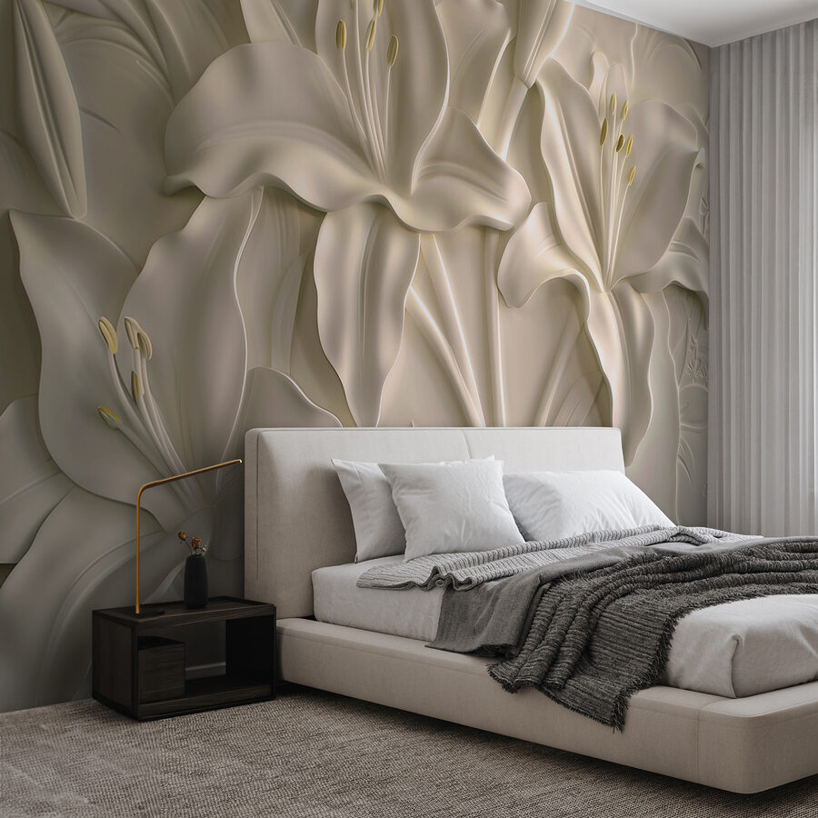 Weiße Blumenschnitzerei an einer Wand Weiße Blumenschnitzerei an einer Wand